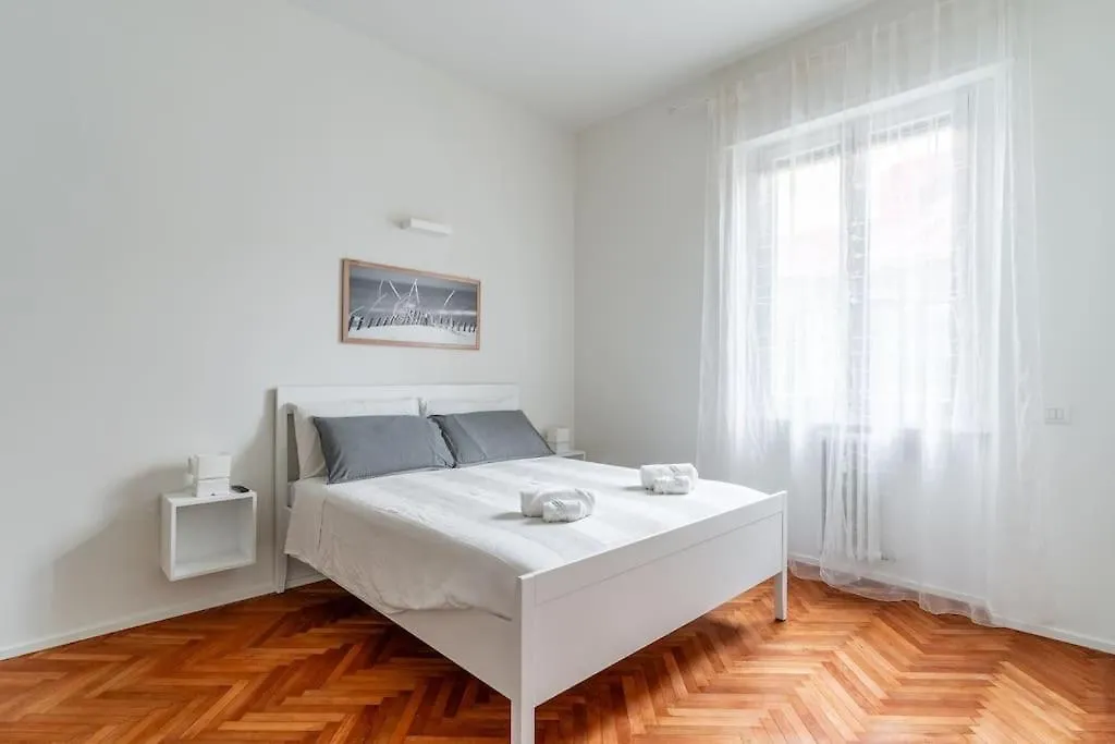 Apartment Giorgina'S One Bedroom 20 Minuts Walking To Duomo Milan