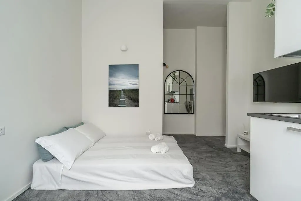 Apartment Giorgina'S One Bedroom 20 Minuts Walking To Duomo Milan